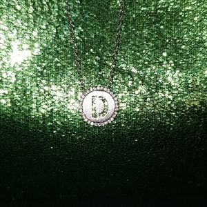 "D" initial pendant w/necklace